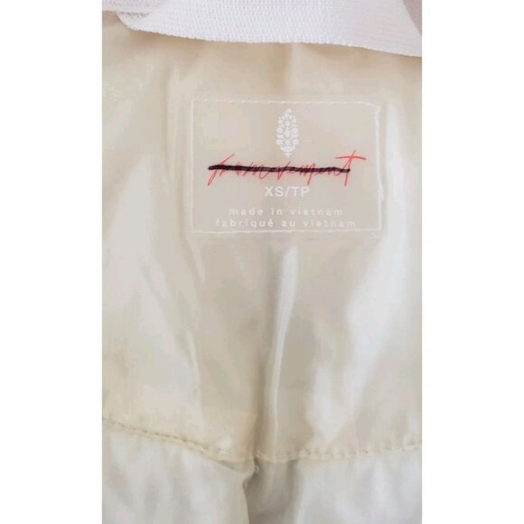 NEW FREE PEOPLE MOVEMENT PATRICIA PACKABLE PONCHO PUFFER COAT JACKET XS IVORY - Picture 9 of 11